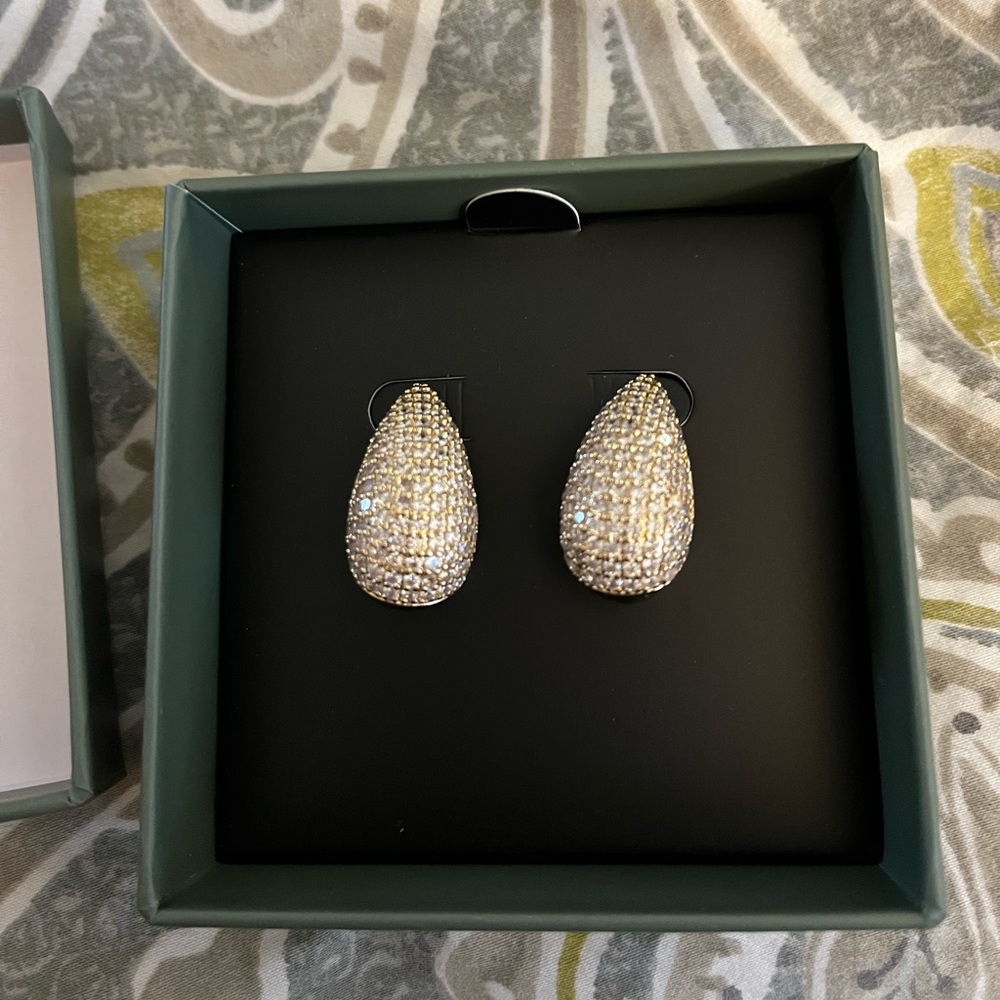 Jewels by Sunaina Narnia Stud Earrings Gold NEW